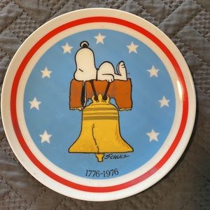Schmid collectors plate. Peanuts 1976 Liberty Bell.